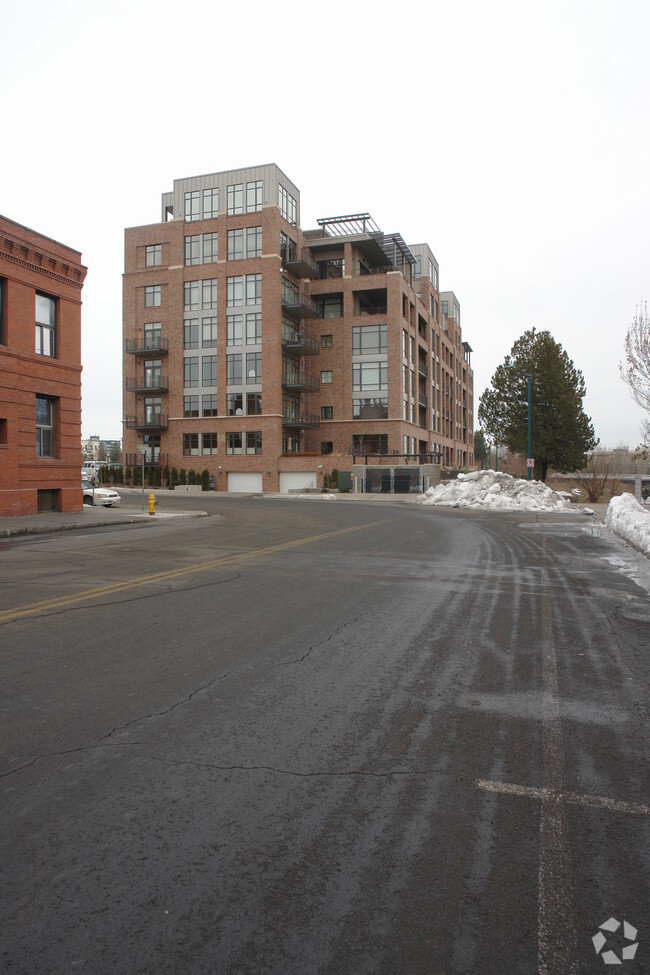 Foto del edificio - Upper Falls Condominiums