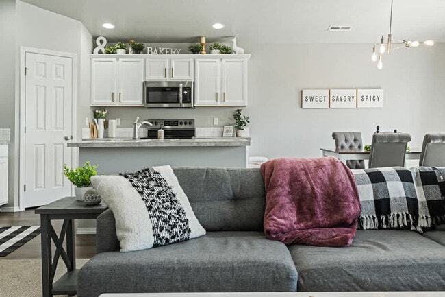 Foto del edificio - 17541 Mountain Springs Ave