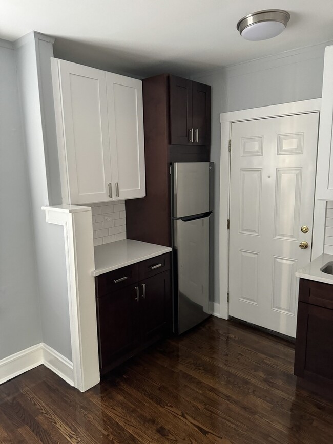 Foto del edificio - 5062 N Wolcott Ave