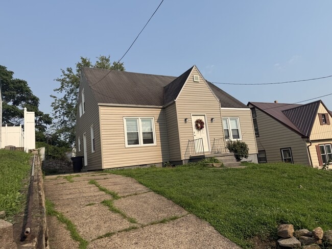 Building Photo - 1206 Westwood Dr