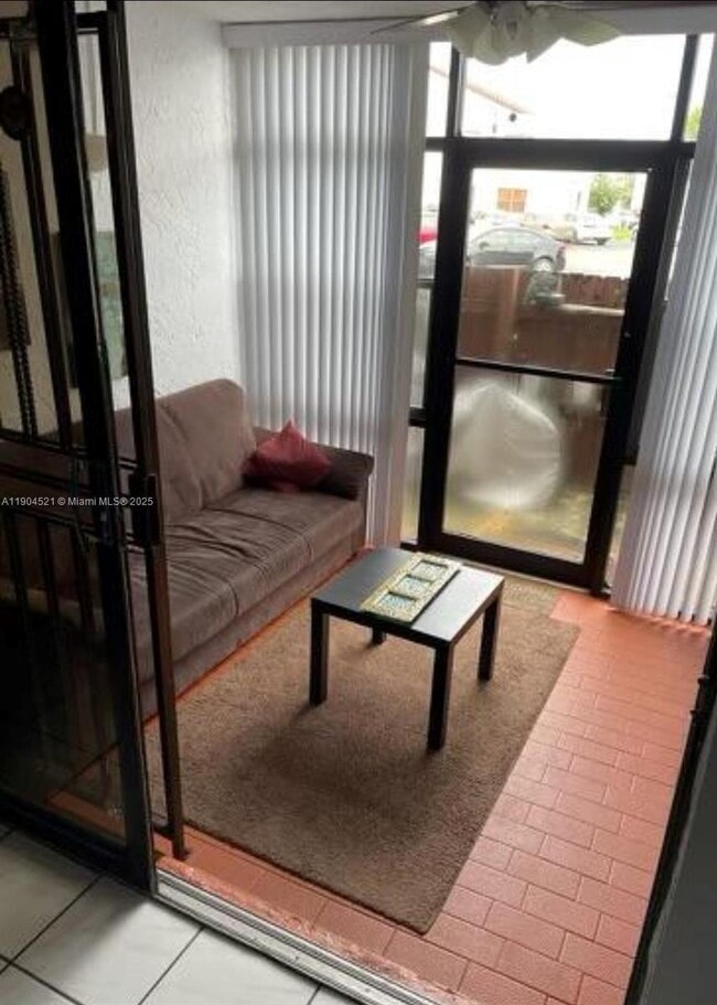 Foto del edificio - 9411 Fontainebleau Blvd