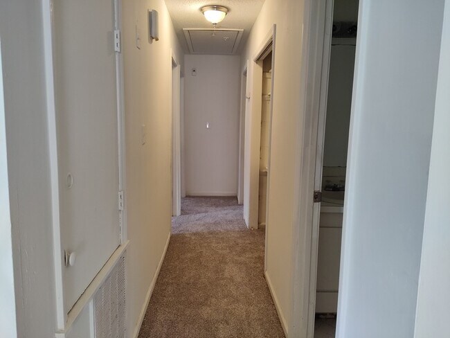 Foto del edificio - 10401 Starwood Dr
