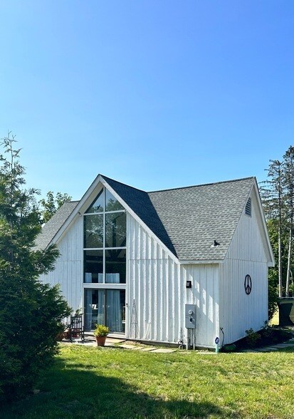 Primary Photo - 24 Morningside Dr S