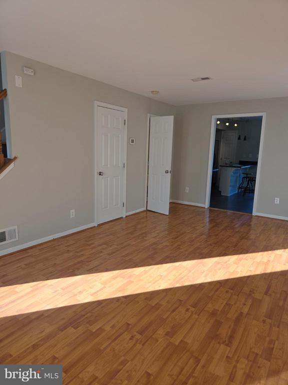 Foto del edificio - 208 Fieldstone Ln