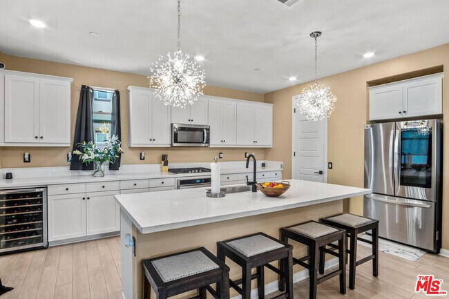 Foto del edificio - 720 Grace Ave