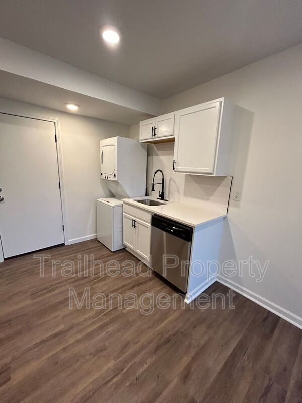 Building Photo - 6433 Brookside Rd