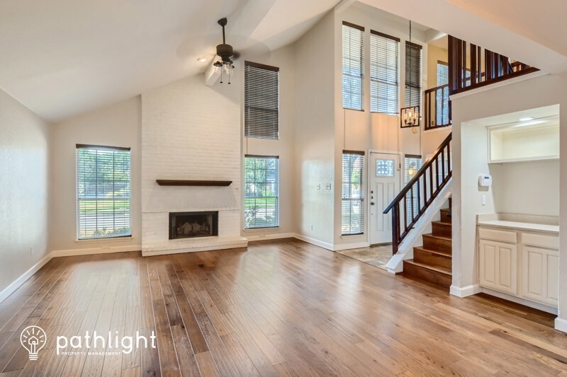 Foto principal - 998 Little Den Dr