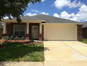Building Photo - 5615 Brookhollow Oaks Trail