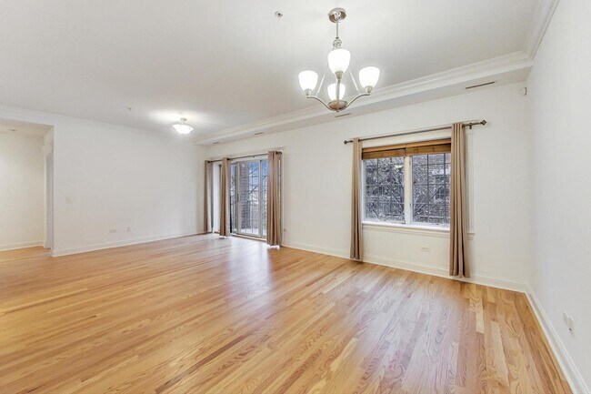 Foto del edificio - 1021 Peterson Ave