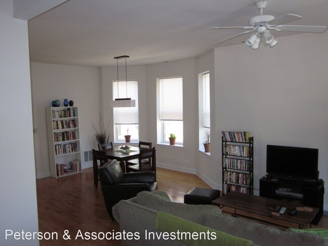 Building Photo - 3 br, 2 bath Apartment - 1434 N. Greenview