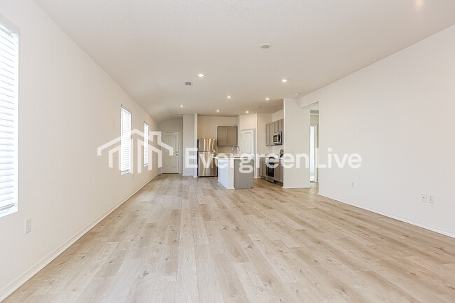 Building Photo - 12 Sourdough Crk Ln