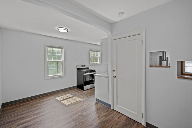 Foto del edificio - Gorgeous 2 bedroom home in Clairton availa...