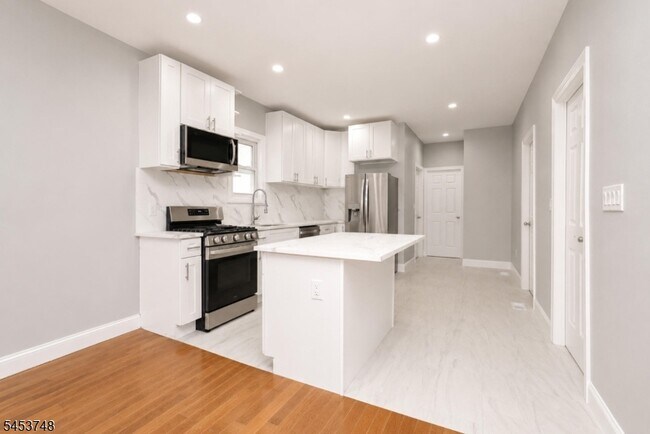 Foto del edificio - 734 Summer Ave