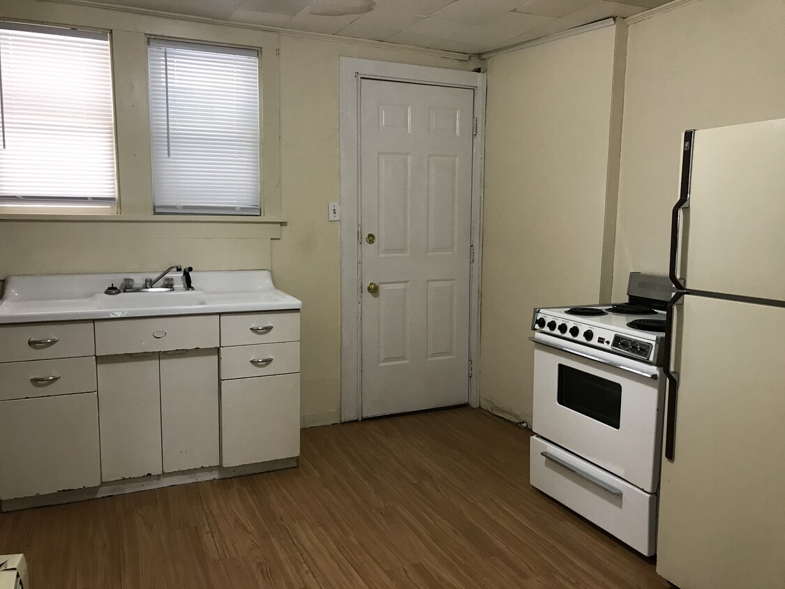 Kitchen - Unit 1 - 191 N Fairview St