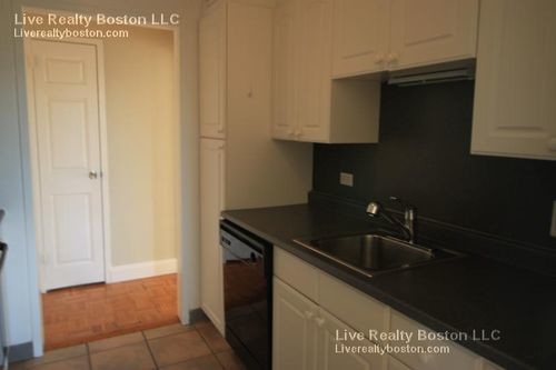 Foto del edificio - 1550 Beacon St