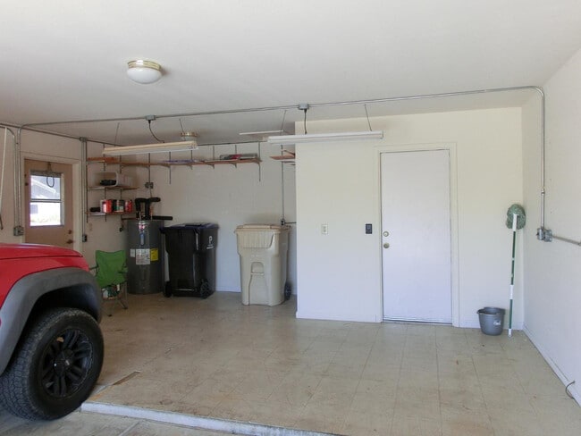 Building Photo - 8646 W Rockwood Dr