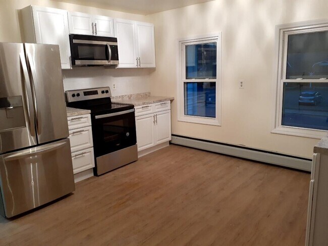 Cocina - 610 Pawling Ave