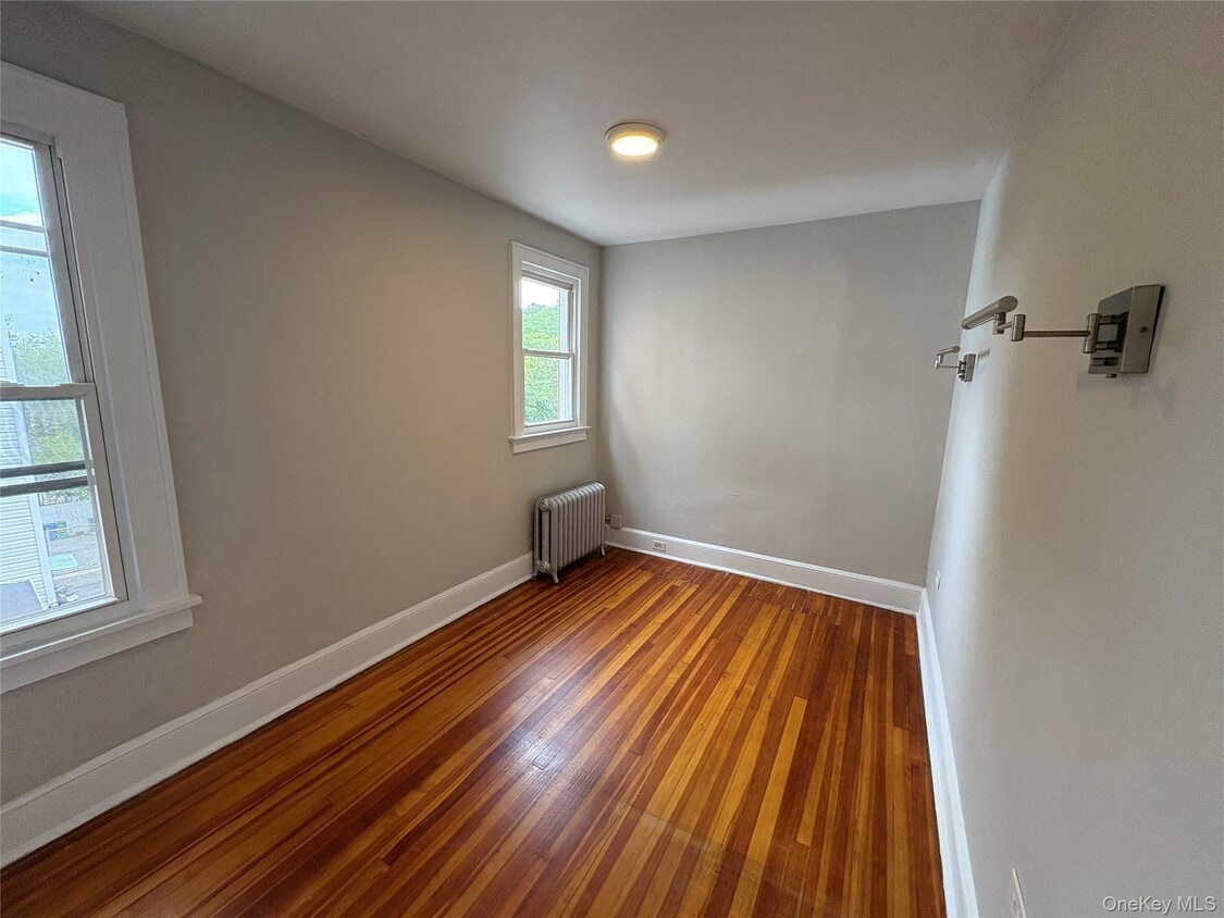Primary Photo - 128 Park Hill Ave