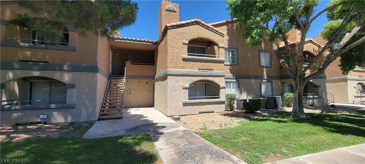 Primary Photo - 230 Mission Newport Ln