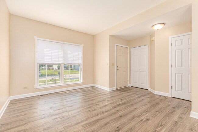 Building Photo - 2044 Kentland Dr