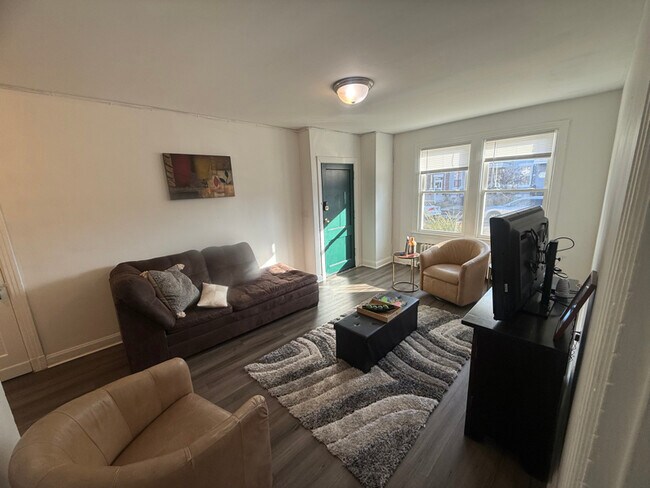 Foto del edificio - 441 Manor Pl NW