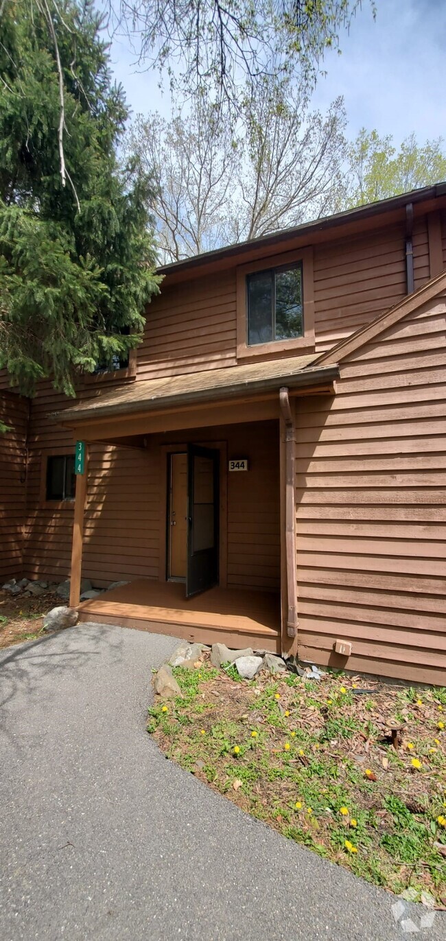 Building Photo - 344 Crewe Ct