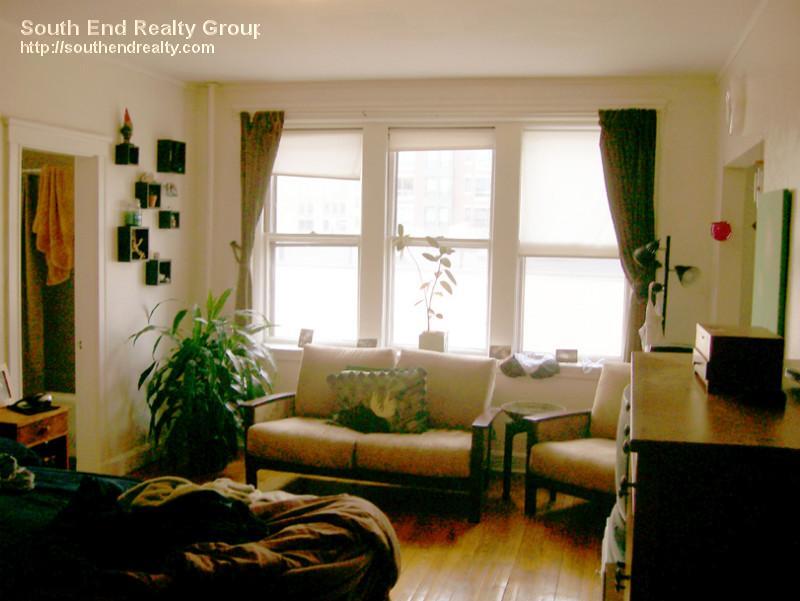 Primary Photo - 119 Peterborough St
