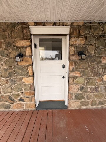 Building Photo - 627 Warren Ave.