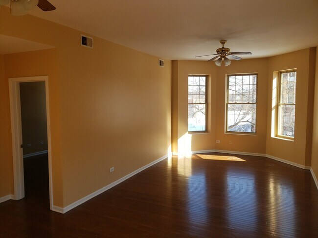 Foto del edificio - 5116 S Prairie Ave