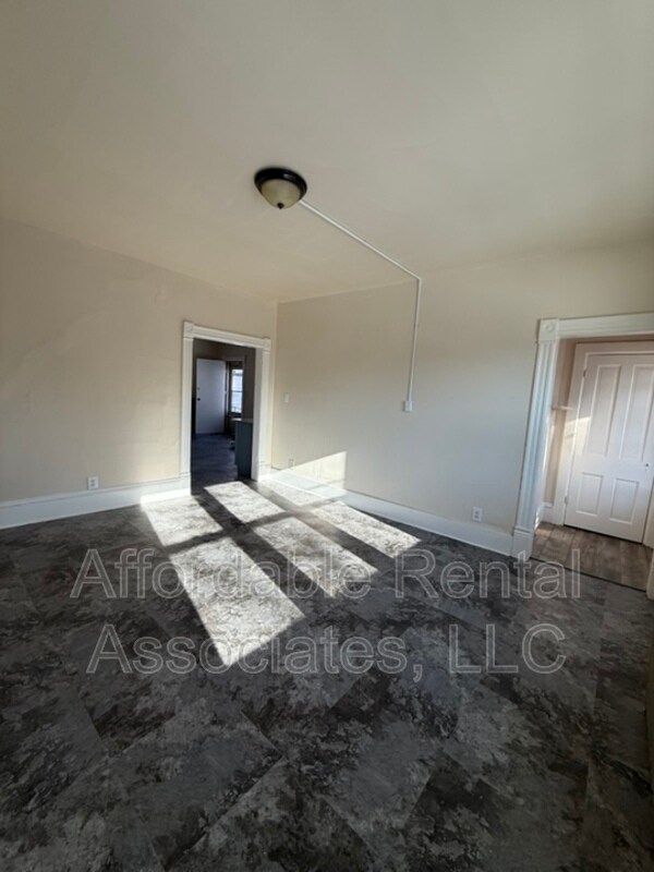 Foto del edificio - 1817A S 16th St