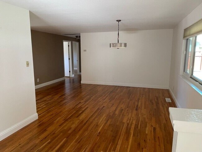 Building Photo - 2113 Michael Drive