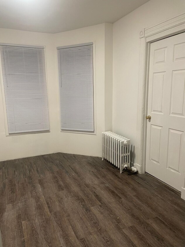 Foto del edificio - 852 Blake Ave