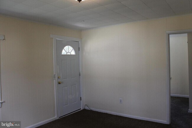 Building Photo - 9262 Prospect Ave