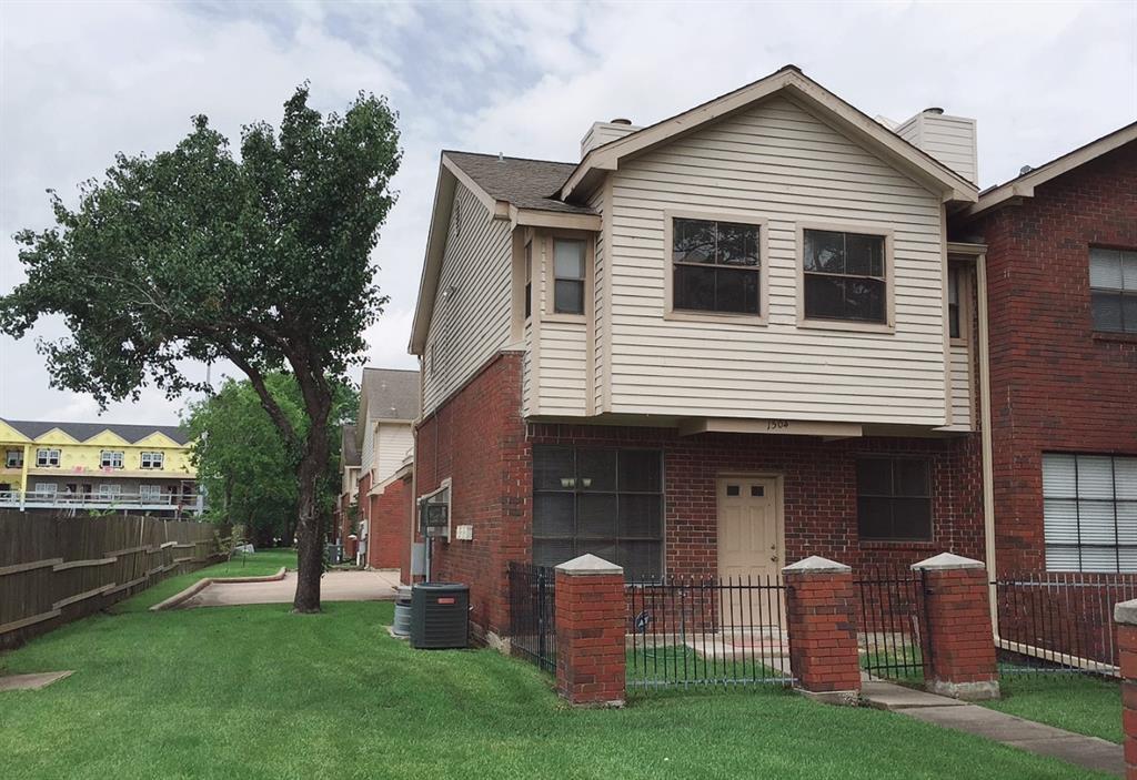 Primary Photo - 1103 Dulles Ave