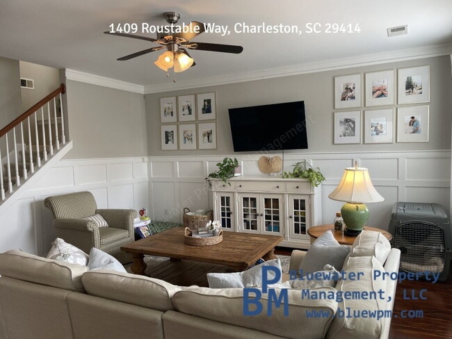 Foto del edificio - Spacious 4 Bed, 2.5 Bath Available April 1, 2026