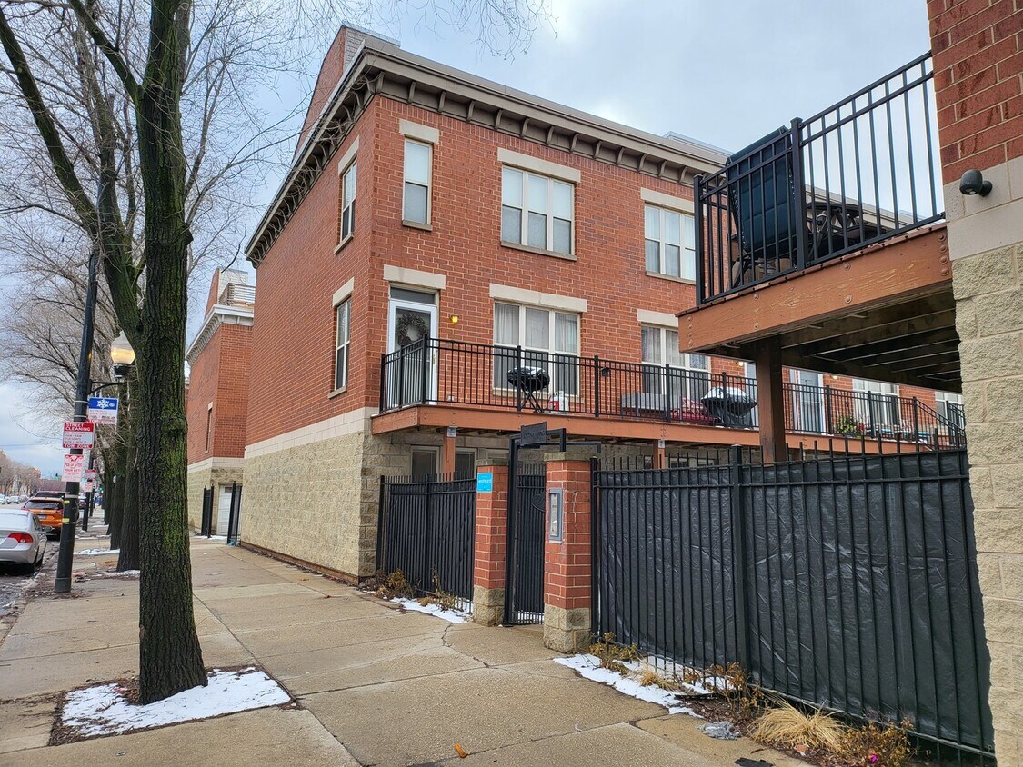 Foto principal - 2403 W Flournoy St
