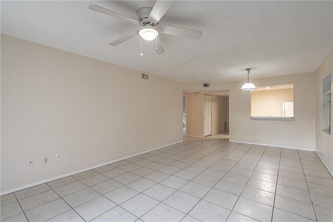 Building Photo - 265 Camillia Ln