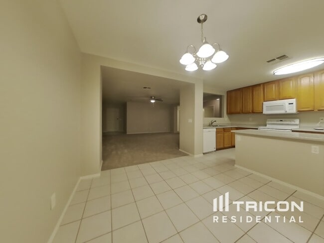 Foto del edificio - 11522 W Charter Oak Rd