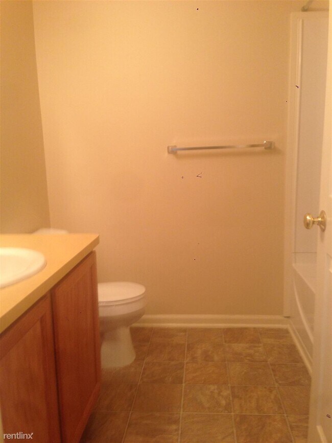 2 br, 2.5 bath Condo 22019 Fairlane Blvd Condo for Rent in