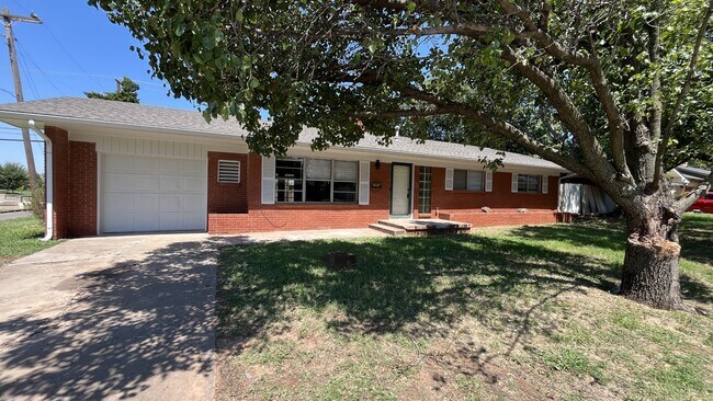 Foto del edificio - 2153 Huntleigh Dr