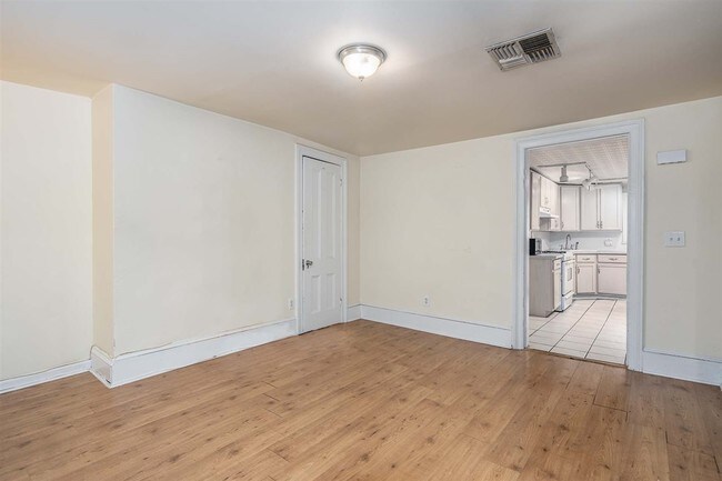 Building Photo - 315 Bloomfield St