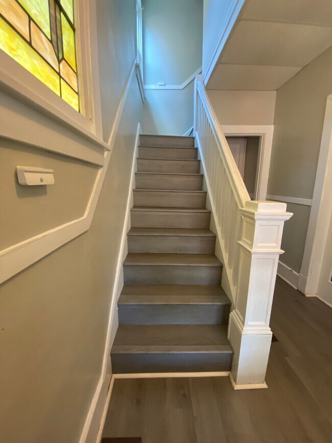 2nd floor - 340 Gregg St