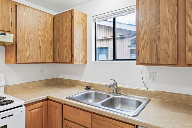 Building Photo - 503 Houser Way S