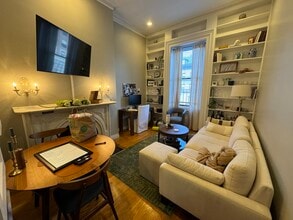 Building Photo - 115 Beacon St