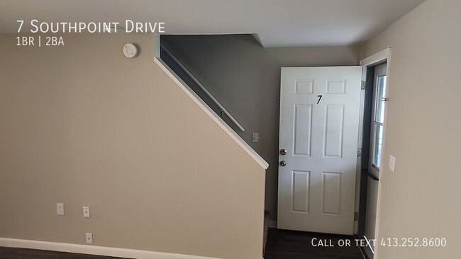 Building Photo - 7 Southpoint Dr