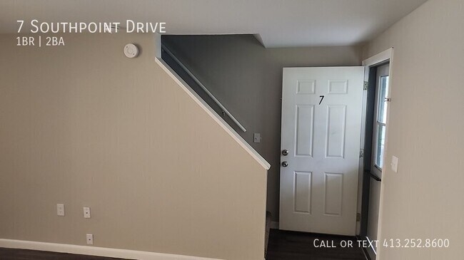 Foto del edificio - 7 Southpoint Dr