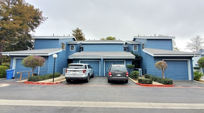 Building Photo - 2225 Exposition Dr