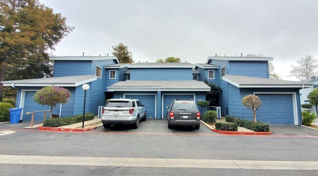 Foto del edificio - 2225 Exposition Dr