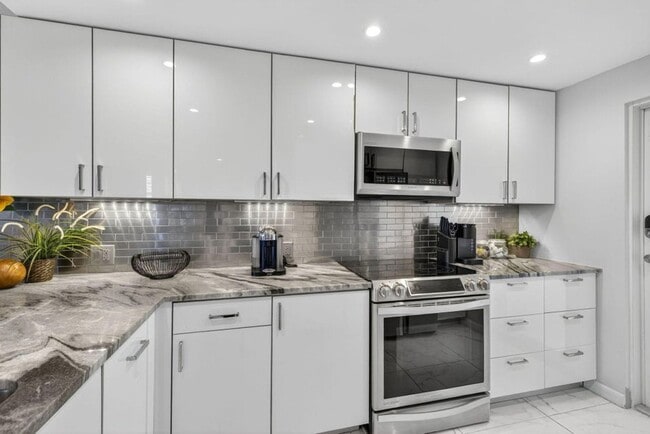 Photo - 3091 N Course Dr House