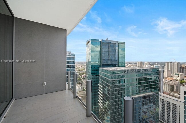 Foto del edificio - 300 Biscayne Blvd Way